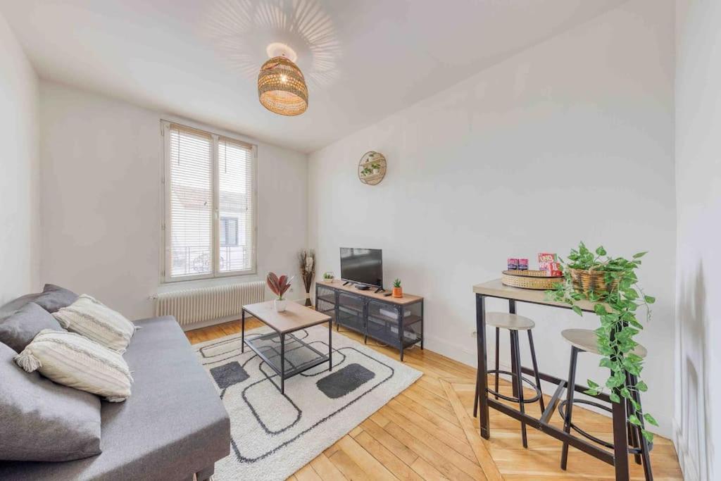 Appartement Cosy Au Calme, Proche De Paris Et Du Rer B Gentilly Exterior foto